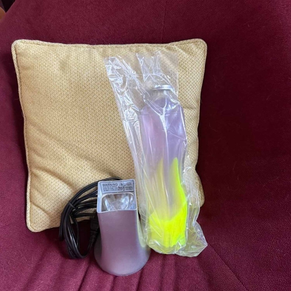 Vintage Lipan Lava Lamp Neon Yellow Wax Purple Liquid Silver Base Retro Motion